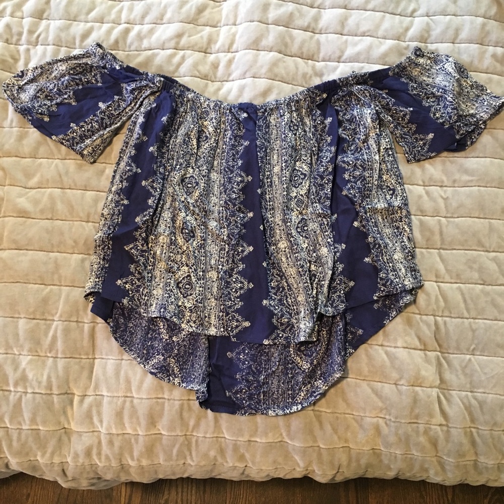 2/$10 Billabong Crop Top